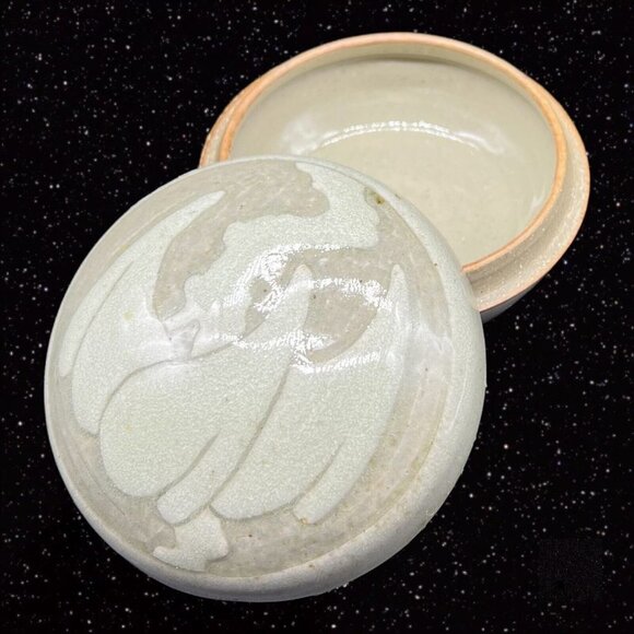 Vintage Trinket Dish Potteey Signed Covered Decorative Glazed Hearts 4”W 2”T - Picture 1 of 12